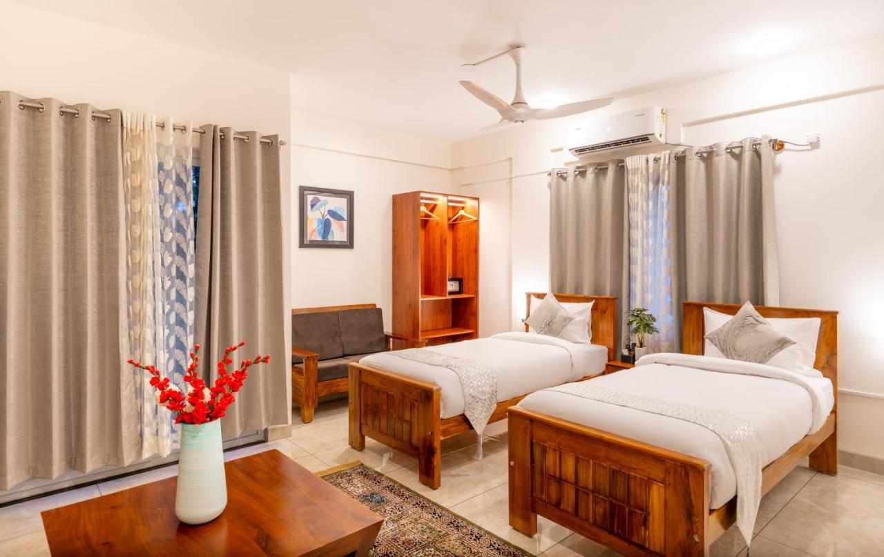 The Silver Chimes Suites Bangalore Exterior foto
