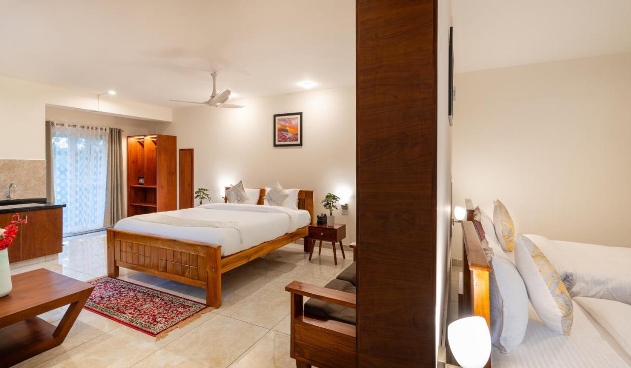 The Silver Chimes Suites Bangalore Exterior foto