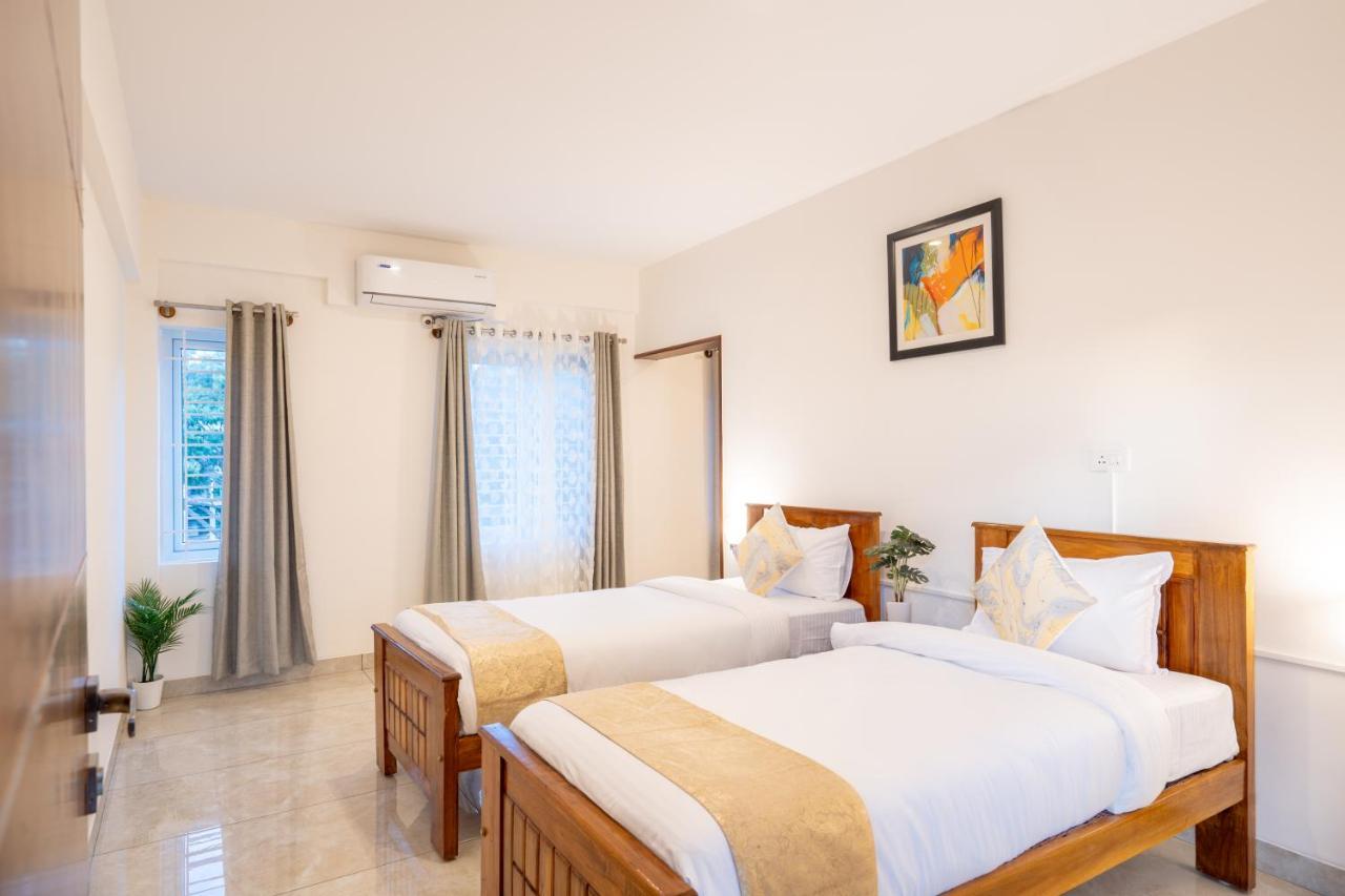 The Silver Chimes Suites Bangalore Exterior foto
